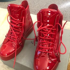 Men Giuseppe sneakers, used in great condition.